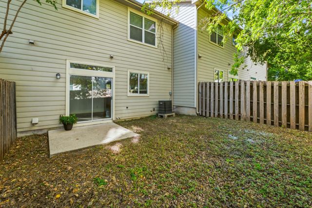 512 Eberhart LN 1905, Austin, TX 78745