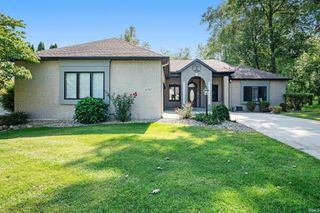 26150 Woodsong Drive, South Bend, IN 46628