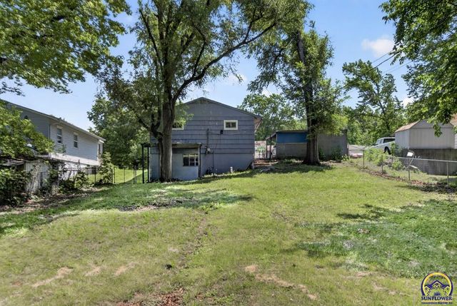 3717 SE Humboldt ST, Topeka, KS 66609