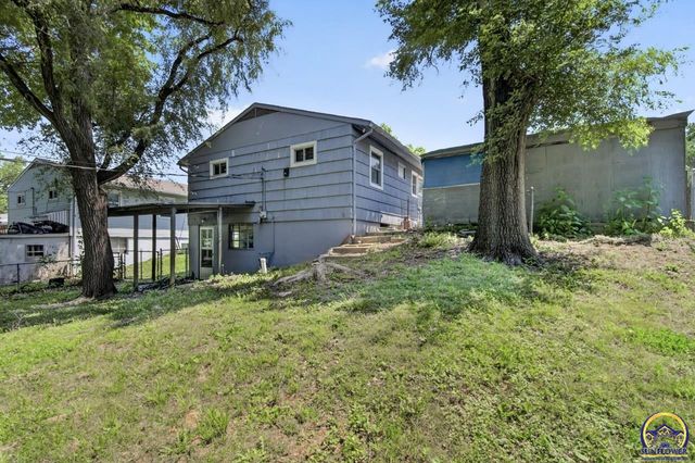 3717 SE Humboldt ST, Topeka, KS 66609