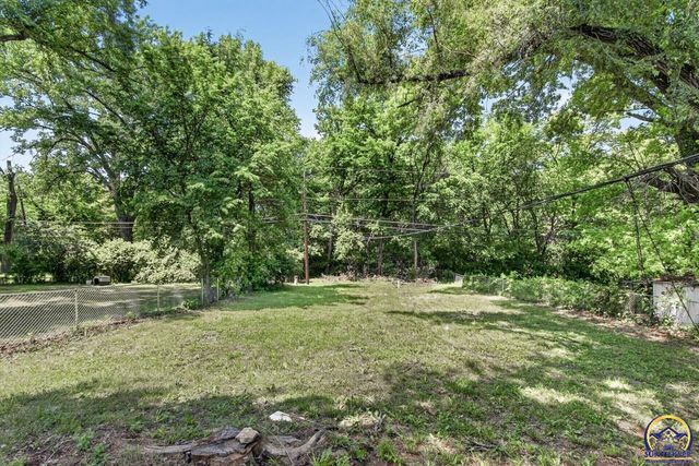 3717 SE Humboldt ST, Topeka, KS 66609