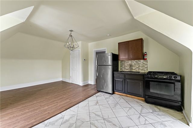 317 Kearsarge St, Mt Washington, PA 15211