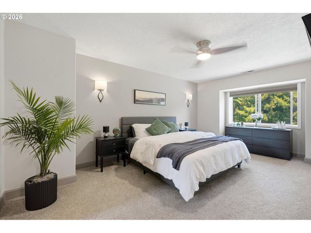 25699 S SPRINGWATER Rd, Estacada, OR 97023