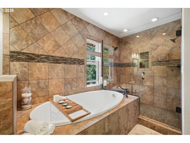 25699 S SPRINGWATER Rd, Estacada, OR 97023