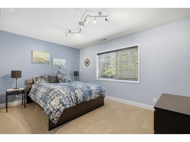 25699 S SPRINGWATER Rd, Estacada, OR 97023