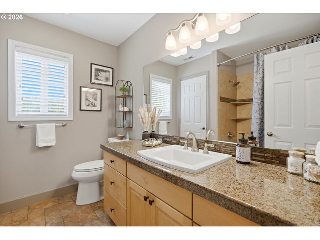 25699 S SPRINGWATER Rd, Estacada, OR 97023