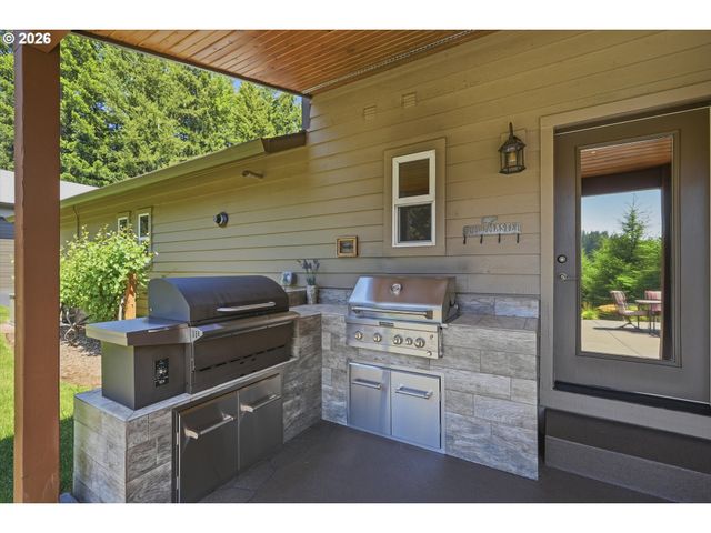 25699 S SPRINGWATER Rd, Estacada, OR 97023