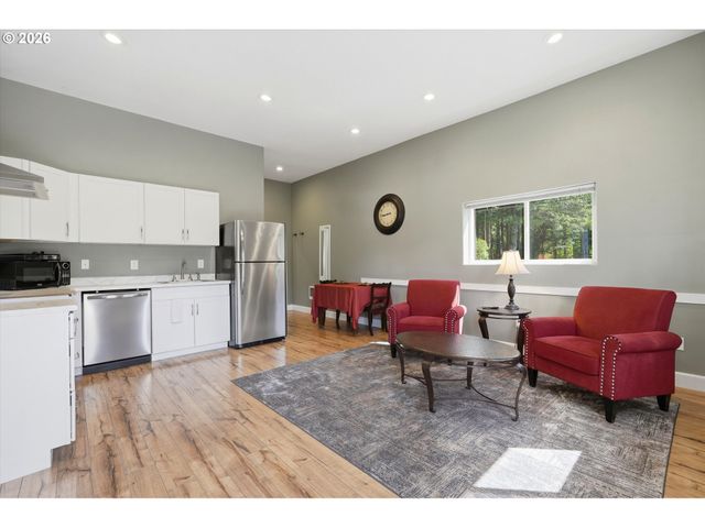25699 S SPRINGWATER Rd, Estacada, OR 97023