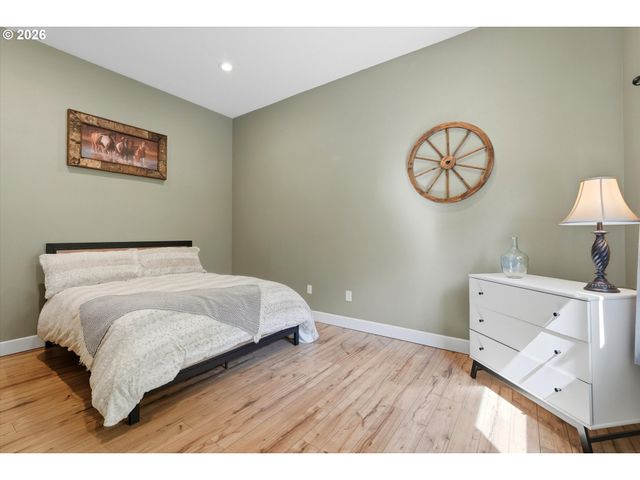 25699 S SPRINGWATER Rd, Estacada, OR 97023