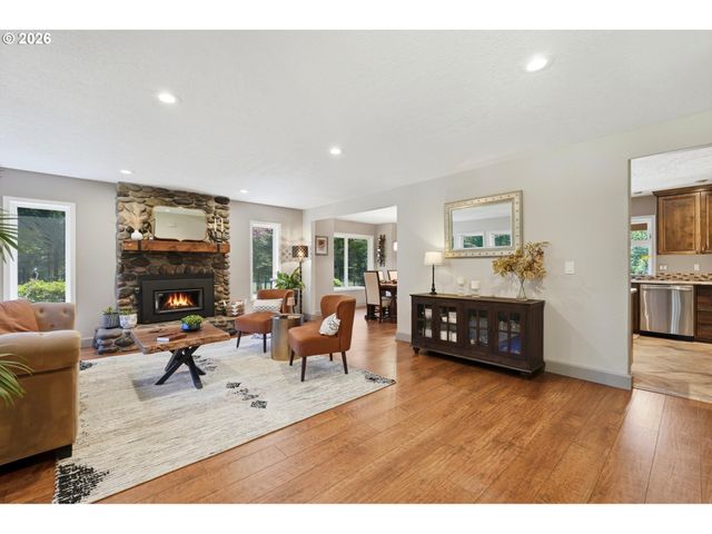 25699 S SPRINGWATER Rd, Estacada, OR 97023