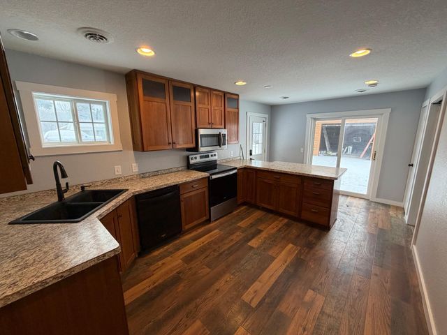 820 S Sixth Street S, Lake City, MN 55041