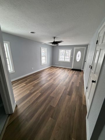 820 S Sixth Street S, Lake City, MN 55041