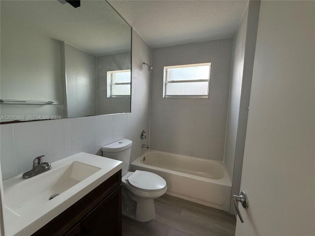 1809 NW 33rd St 1809, Miami, FL 33142