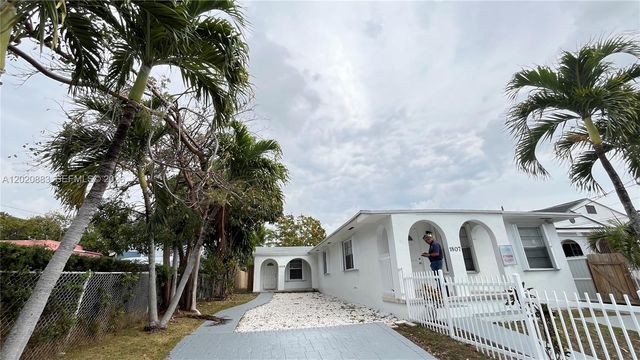 1809 NW 33rd St 1809, Miami, FL 33142