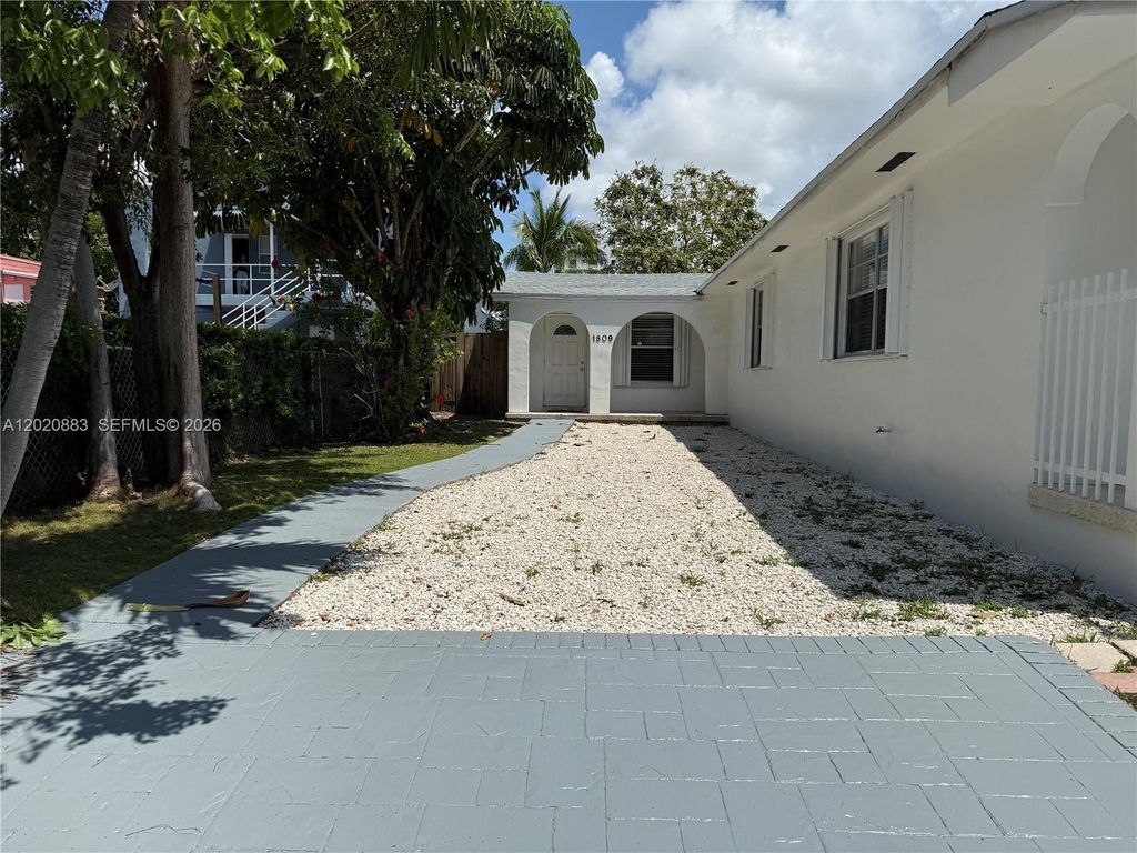 1809 NW 33rd St 1809, Miami, FL 33142