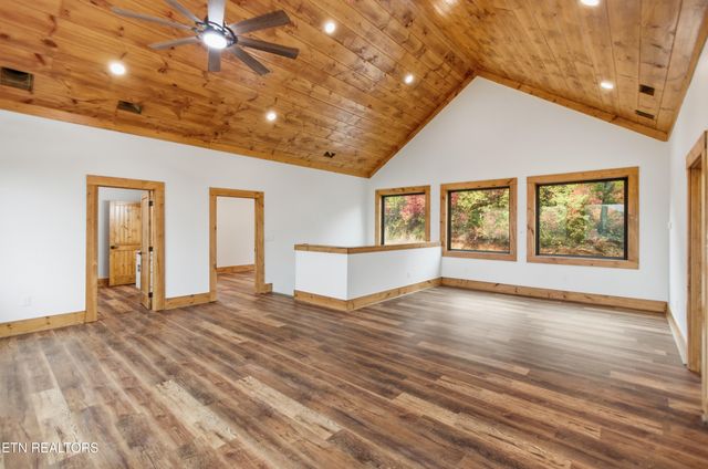 1950 Spurling Rd, Sevierville, TN 37862