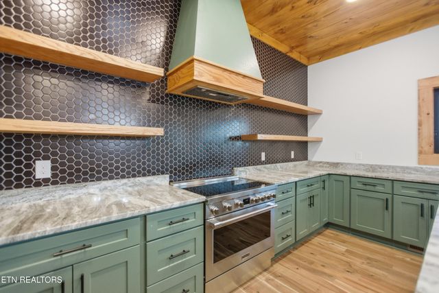 1950 Spurling Rd, Sevierville, TN 37862