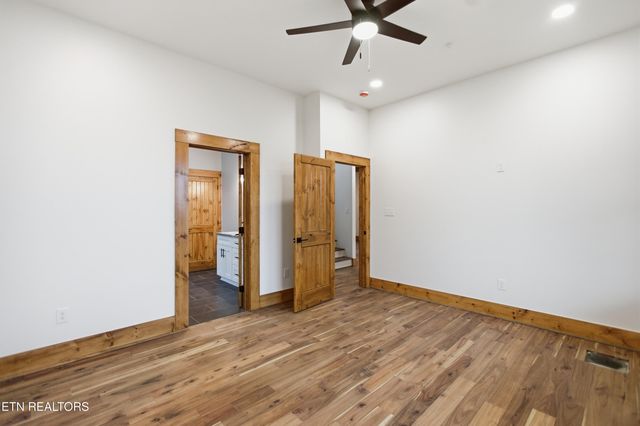 1950 Spurling Rd, Sevierville, TN 37862