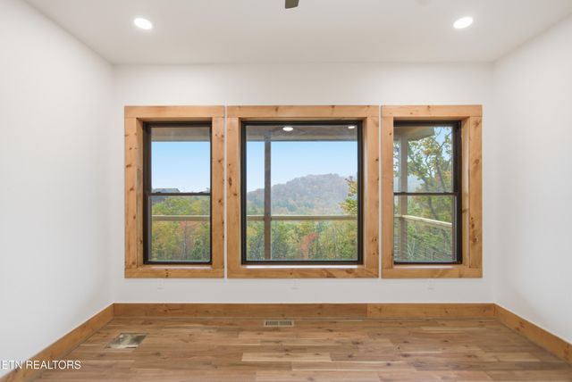 1950 Spurling Rd, Sevierville, TN 37862