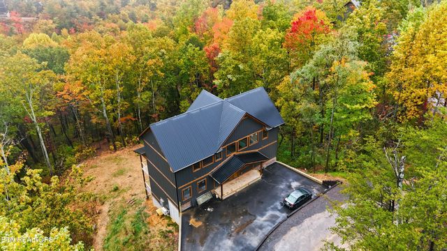 1950 Spurling Rd, Sevierville, TN 37862