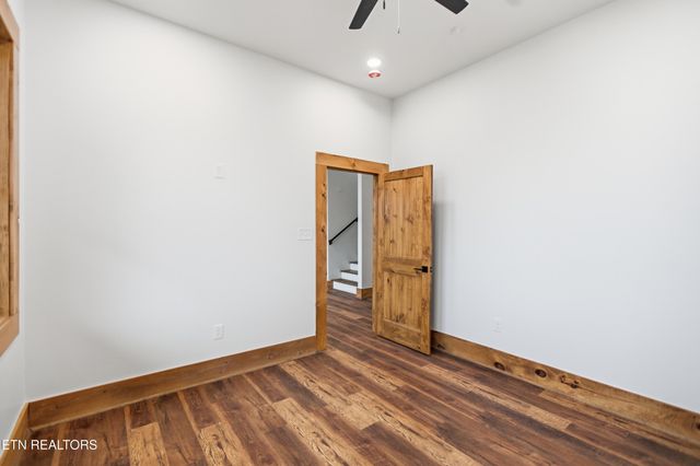 1950 Spurling Rd, Sevierville, TN 37862