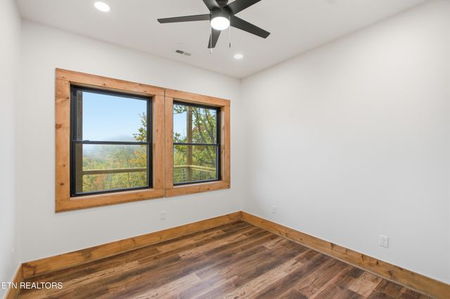 1950 Spurling Rd, Sevierville, TN 37862