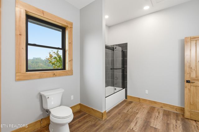 1950 Spurling Rd, Sevierville, TN 37862