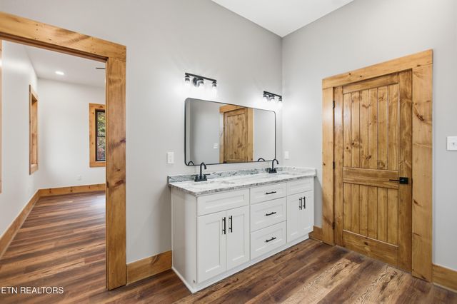 1950 Spurling Rd, Sevierville, TN 37862