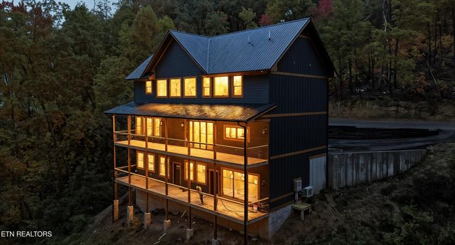 1950 Spurling Rd, Sevierville, TN 37862