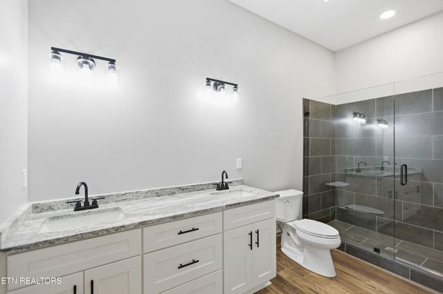 1950 Spurling Rd, Sevierville, TN 37862