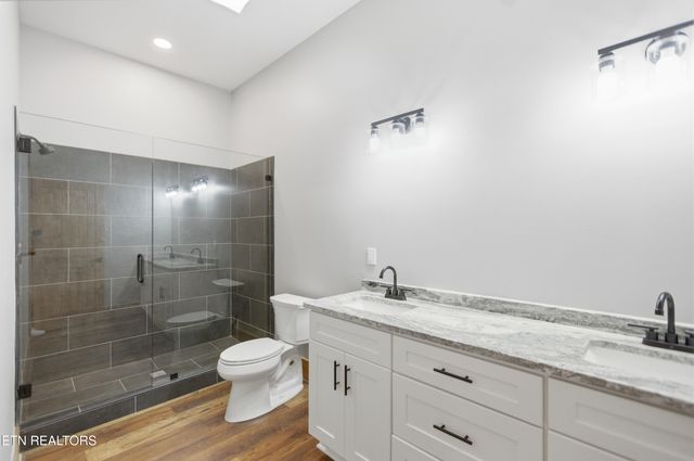 1950 Spurling Rd, Sevierville, TN 37862