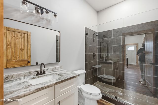 1950 Spurling Rd, Sevierville, TN 37862