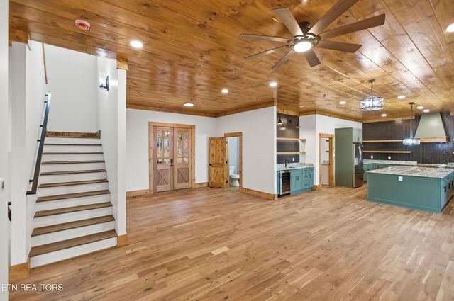 1950 Spurling Rd, Sevierville, TN 37862