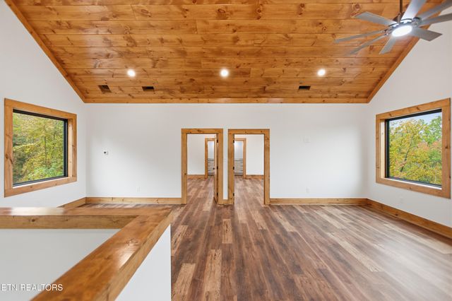 1950 Spurling Rd, Sevierville, TN 37862