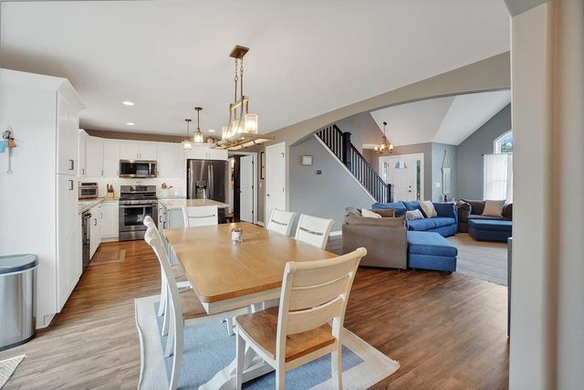 404 Appletree LANE, Eagle, WI 53119