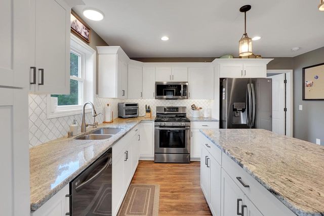 404 Appletree LANE, Eagle, WI 53119