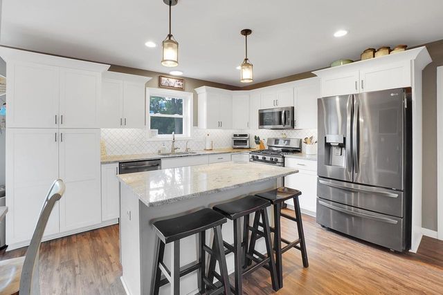 404 Appletree LANE, Eagle, WI 53119