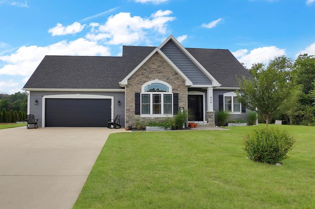 404 Appletree LANE, Eagle, WI 53119