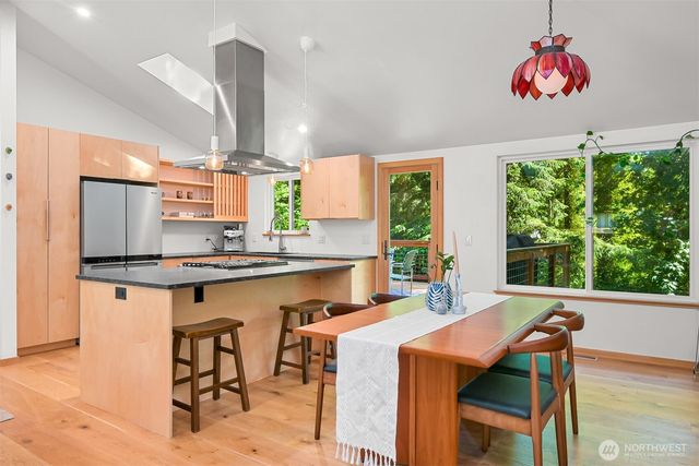 862 E Douglas, Bellingham, WA 98226