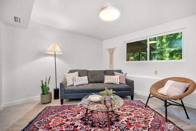 862 E Douglas, Bellingham, WA 98226