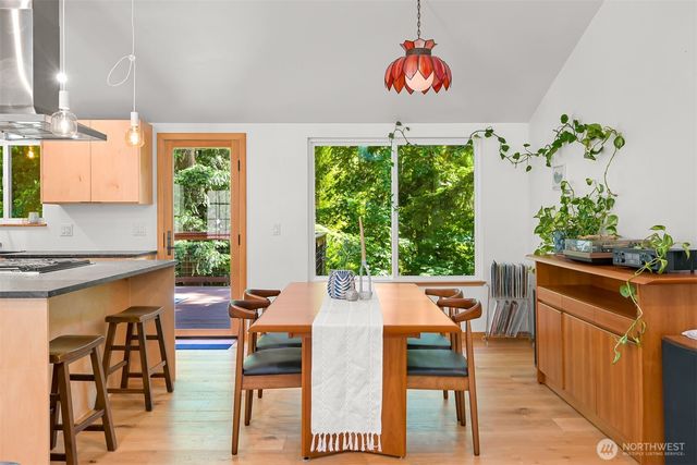 862 E Douglas, Bellingham, WA 98226
