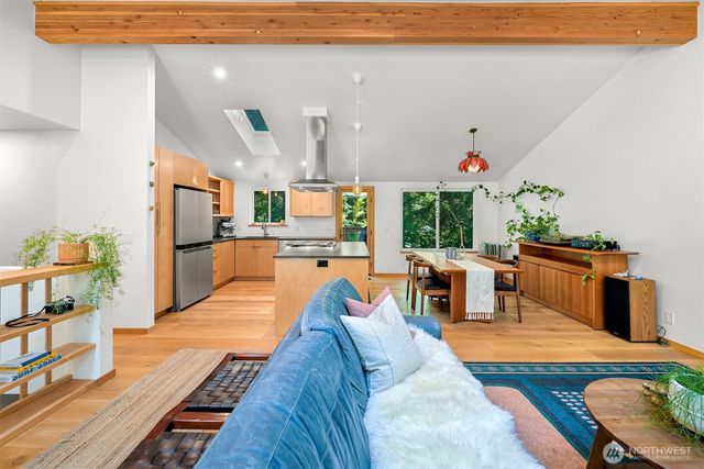 862 E Douglas, Bellingham, WA 98226