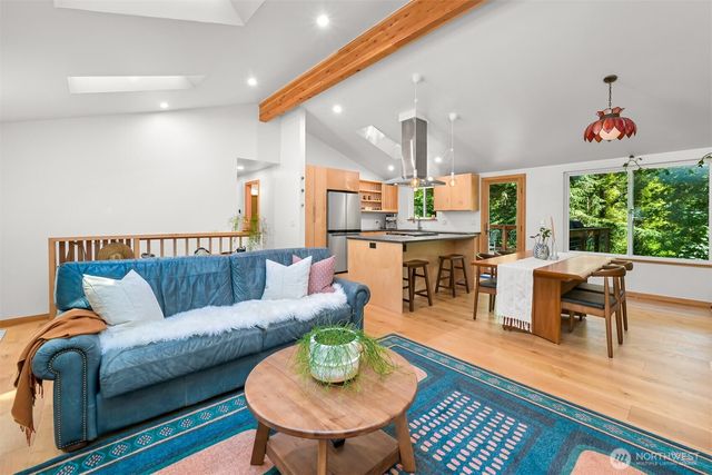 862 E Douglas, Bellingham, WA 98226