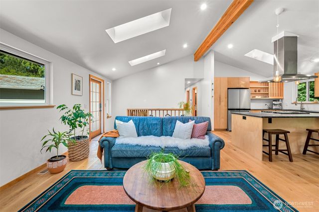 862 E Douglas, Bellingham, WA 98226