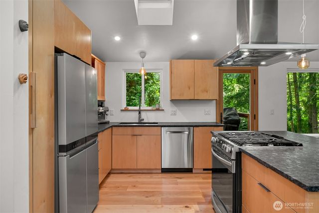 862 E Douglas, Bellingham, WA 98226