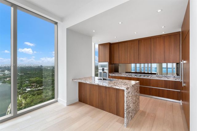 175 SE 25th Road 3602, Miami, FL 33129