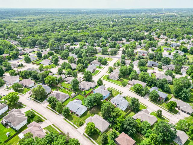3804 ADDISON DR, Columbia, MO 65203