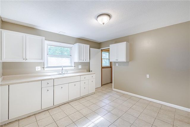 1845 Ewing Avenue, Kansas City, MO 64126