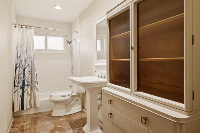 10718 Inwood Drive, Houston, TX 77042