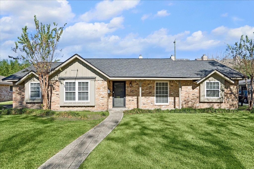 10718 Inwood Drive, Houston, TX 77042